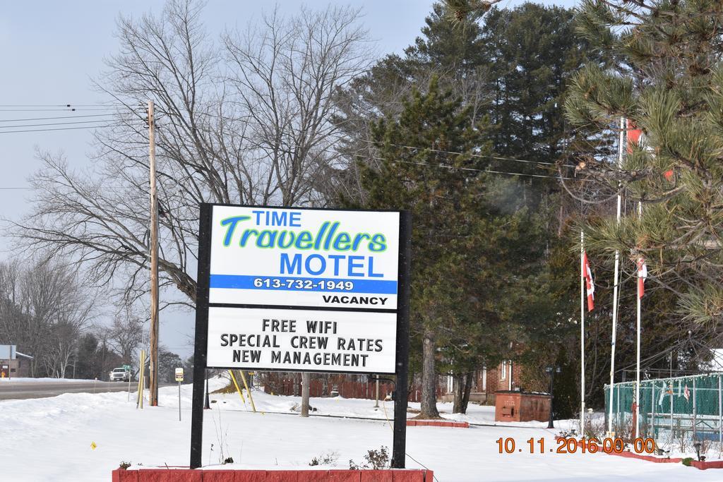 Time Travellers Motel Petawawa Zewnętrze zdjęcie